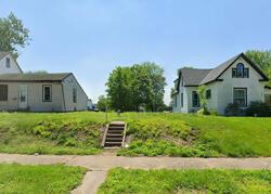 Pre-foreclosure in  Cherry St Quincy, IL 62301