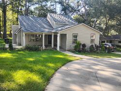 Pre-foreclosure in  Chelmsford Rd Tallahassee, FL 32309