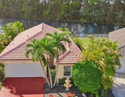 Pre-foreclosure in  SW 106th Ave Hollywood, FL 33025