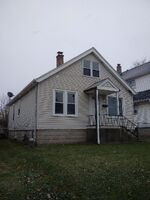 Pre-foreclosure in  W Lynndale Ave Milwaukee, WI 53221
