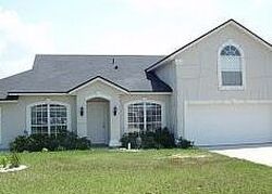 Pre-foreclosure in  Glen Oaks Dr Green Cove Springs, FL 32043