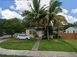  Sw 2nd St, Miami FL
