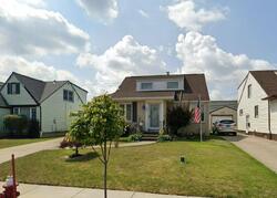Pre-foreclosure in  Rochelle Park Tonawanda, NY 14150
