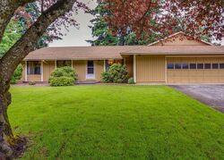 Pre-foreclosure in  NE 9th St Vancouver, WA 98664