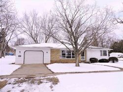  Walnut St, Omro WI
