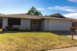Pre-foreclosure in  Mock Ave Modesto, CA 95351