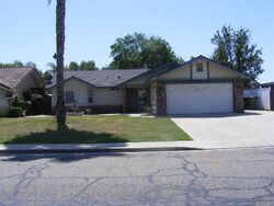  E Stapp Ave, Visalia CA