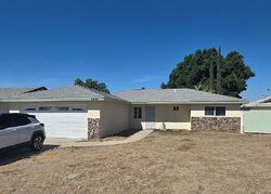 Pre-foreclosure in  Cypress Ave Fontana, CA 92335