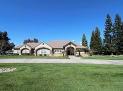  E Cross Ave, Tulare CA