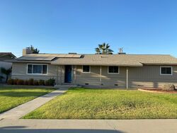 Pre-foreclosure in  Cypress Ln Lemoore, CA 93245