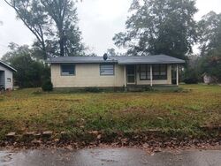 Pre-foreclosure in  Blackburn Ave Citronelle, AL 36522