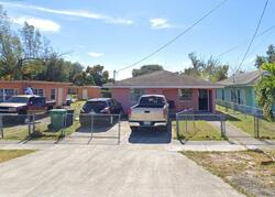 Pre-foreclosure in  NW 61st St Miami, FL 33142