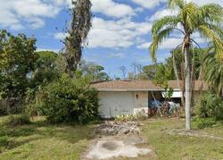 Pre-foreclosure in  Cabana Rd Venice, FL 34293
