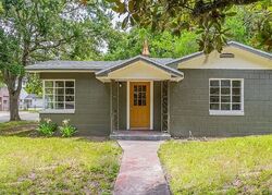 Pre-foreclosure in  Oakhill St Lakeland, FL 33815