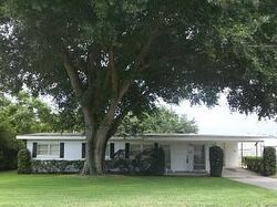 Pre-foreclosure in  17th St NE Winter Haven, FL 33881