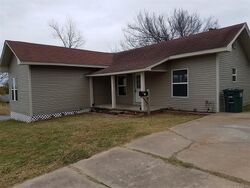 Pre-foreclosure in  E 8th Ave Bristow, OK 74010