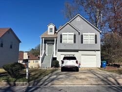 Pre-foreclosure in  Lake Royale Dr Riverdale, GA 30296