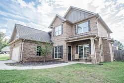 Pre-foreclosure in  Minnie Cir Harvest, AL 35749