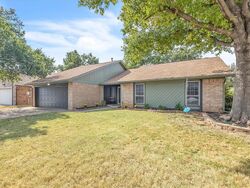 Pre-foreclosure in  Morrison Trl Edmond, OK 73012