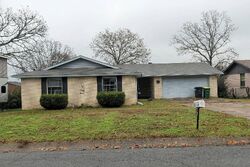 Pre-foreclosure in  Helen Dr Sherwood, AR 72120