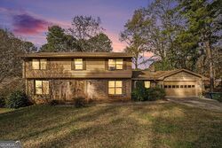 Pre-foreclosure in  Sorrento Cir Sw Atlanta, GA 30331