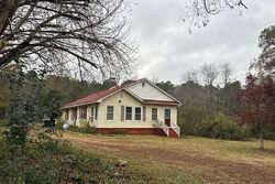 Pre-foreclosure in  Smith St Thomaston, GA 30286