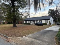 Pre-foreclosure in  FOREST GLEN DR Albany, GA 31707