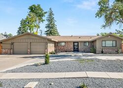 Pre-foreclosure in  W Morris Ave Fresno, CA 93704