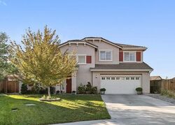 Pre-foreclosure in  Little Oak Ct Fernley, NV 89408