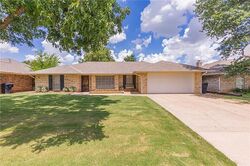 Pre-foreclosure in  Nw 112th St Oklahoma City, OK 73162