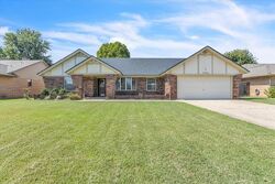 Pre-foreclosure in  Casa Linda Oklahoma City, OK 73139