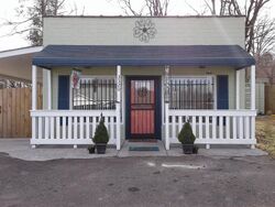 Pre-foreclosure in  Forestdale Ave Knoxville, TN 37917