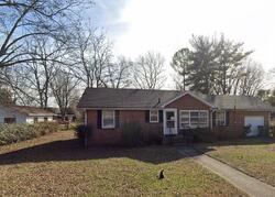 Pre-foreclosure in  7th Ave Nw Winchester, TN 37398