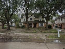 Pre-foreclosure in  Trailmont Dr Houston, TX 77077