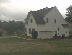 Pre-foreclosure in  Erika Hill Dr Midlothian, VA 23112