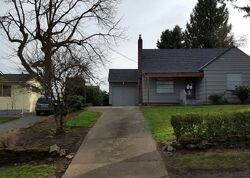 Pre-foreclosure in  Nw 49th St Vancouver, WA 98663