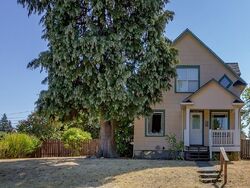 Pre-foreclosure in  E E St Tacoma, WA 98404