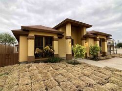 Pre-foreclosure in  LOS CEREZOS DR Laredo, TX 78046