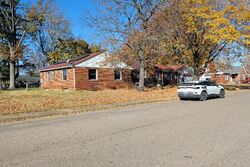Pre-foreclosure in  Michigan St Farmington, MO 63640