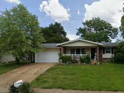 Pre-foreclosure in  Sherwick Ter Ballwin, MO 63021