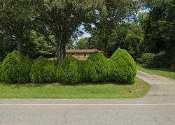 Pre-foreclosure in  Oakwood Rd Woodlawn, TN 37191