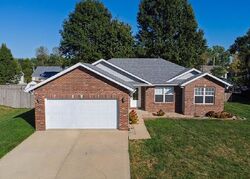 Pre-foreclosure in  Jessica Dr Saint Jacob, IL 62281