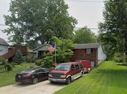 Pre-foreclosure in  Sunray Dr Highland, IL 62249
