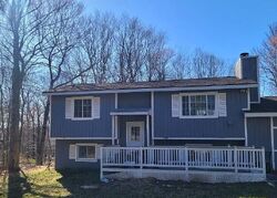  Stag Ln, Tobyhanna PA