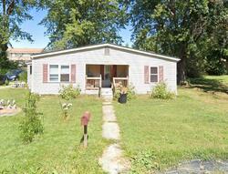 Pre-foreclosure in  W HANSON ST Bowling Green, MO 63334
