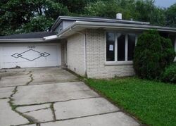 Pre-foreclosure in  EAST END AVE Dolton, IL 60419