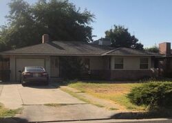  Foster Ave, Madera CA