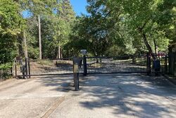 Pre-foreclosure in  THORNHILL OAKS DR Houston, TX 77015