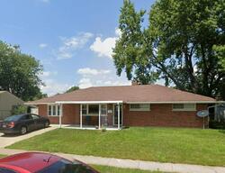 Pre-foreclosure in  LESTON AVE Dayton, OH 45424