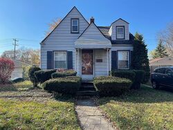 Pre-foreclosure in  CENTRALIA Redford, MI 48240